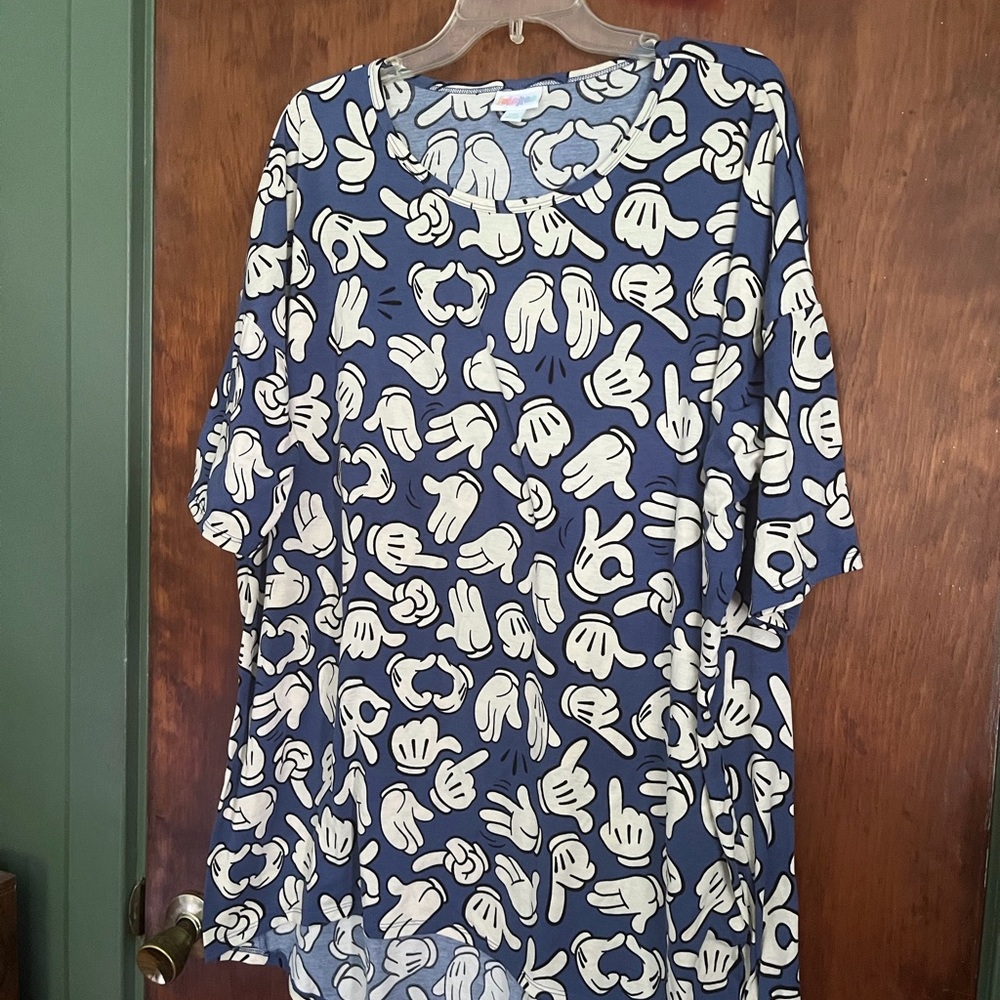 Women’s LulaRoe Disney hi-lo tunic top, size 2XL.